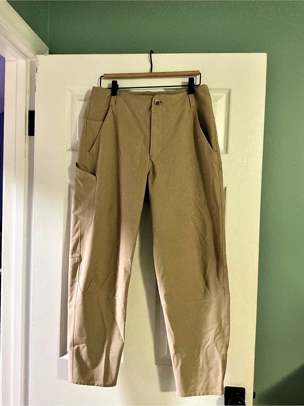 lululemon Lightweight Cargo Mid-Rise Hiking Pant Brown